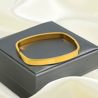 Elegant Gouden Stijl Armband voor een Luxe Look