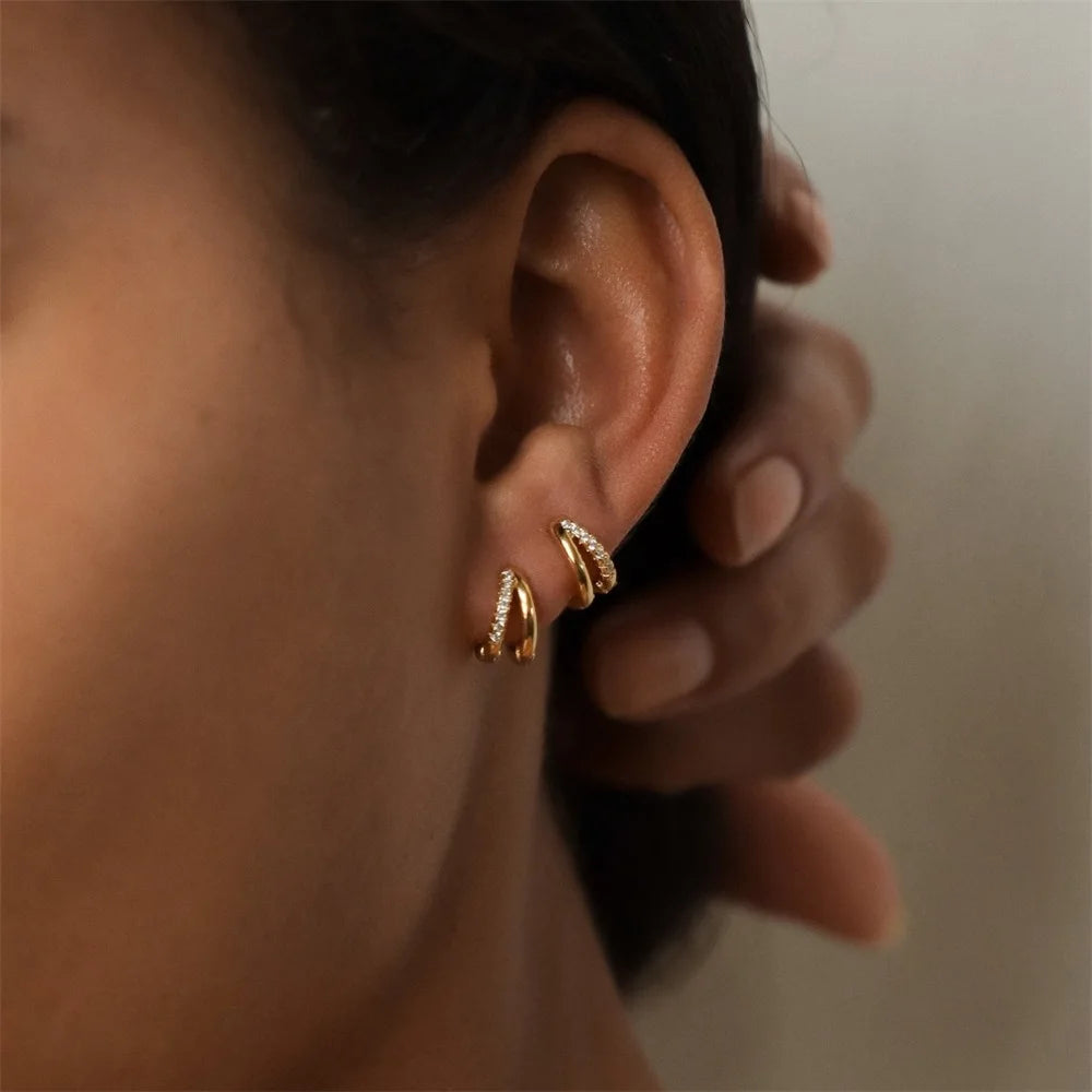 Elegant Huggie Hoops: Tijdloze Schoonheid voor Jouw Look